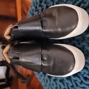 Kenneth Cole High top leather slip on